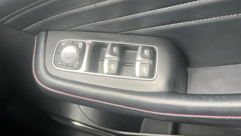 MG Hs 1.5 T-GDI Exclusive 5dr DCT Petrol Hatchback